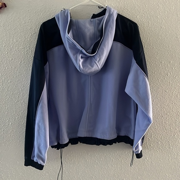 Athleta Blue Two Tone  Zion Micro Fleece 1/2 zip Size Medium - Picture 5 of 7